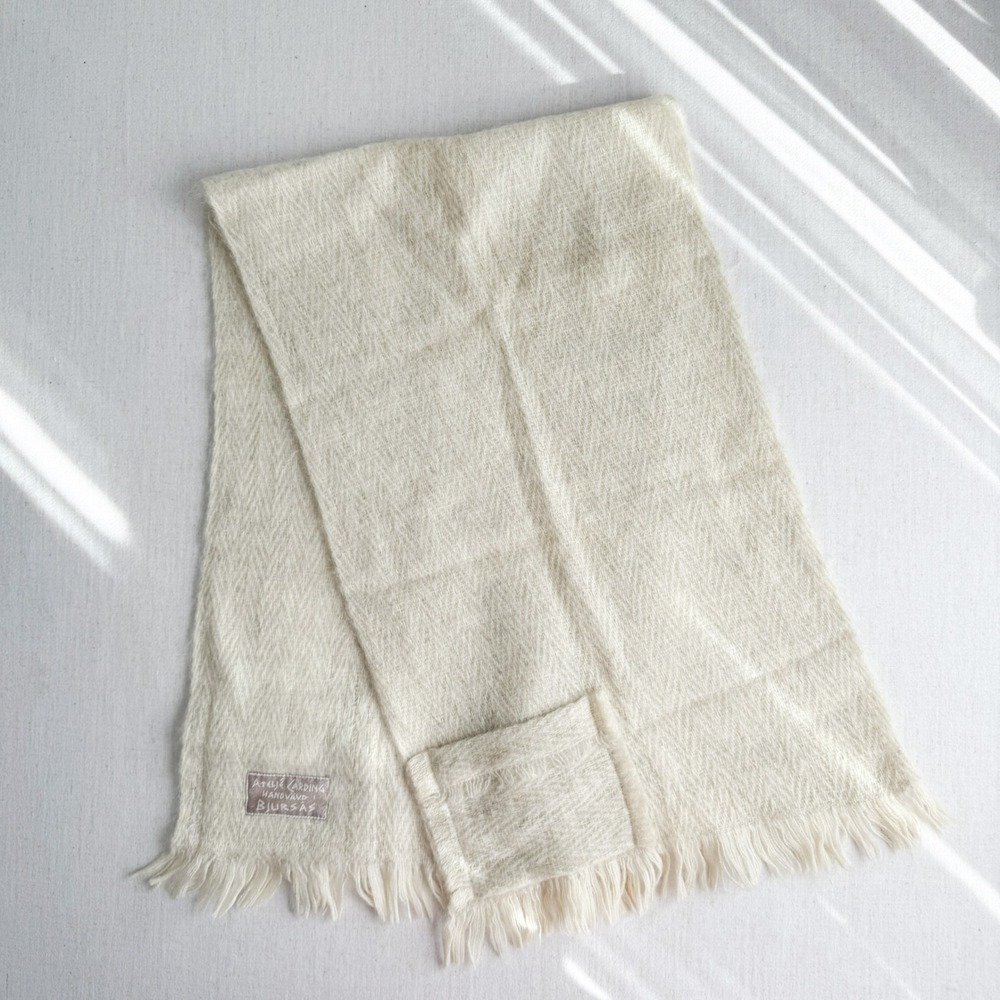 Atelje Carding Swedish‎ hand knit wool cottagecore shawl